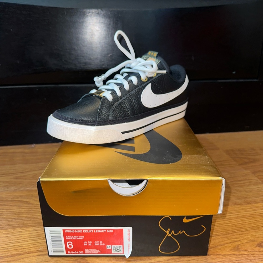 Serena Williams Design Crew x Wmns Court Legacy 'Black Metallic Gold